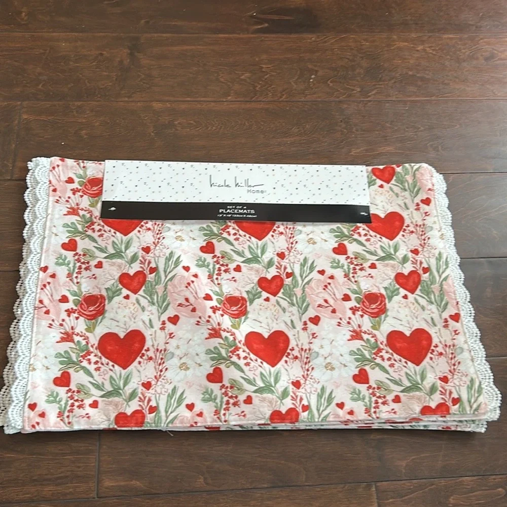 Nicole Miller New Valentines Day Set Of 4 Placemats Floral Roses Red Hearts Lace